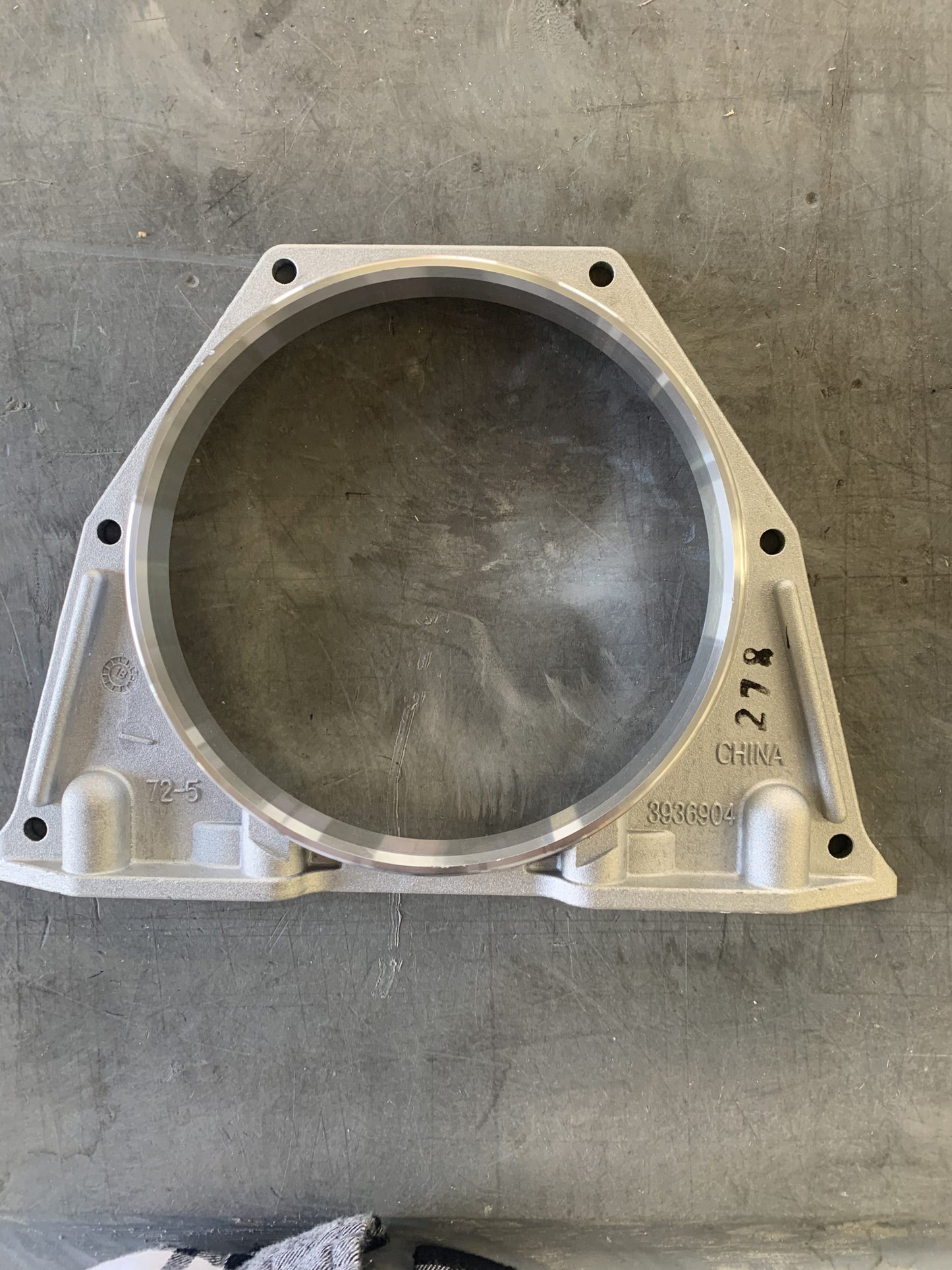 5.9L/3.9L Cummins Diesel Rear Main Seal Housing Plate 3936904 image 0